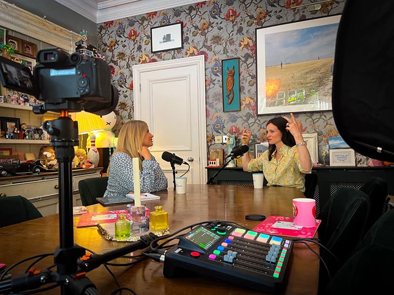 Influencer in the wild podcasting